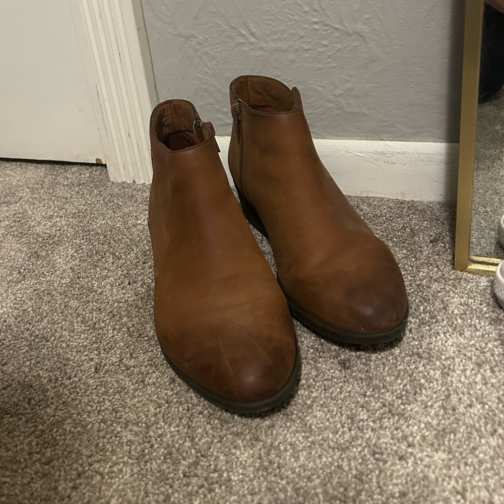 Clarks Women's Brown Ankle Booties